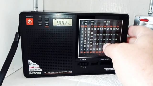 TECSUN PL-660 & R-2010D radios and 9860 KHz KBS WORLD radio tests... 3500? km . смотреть онлайн