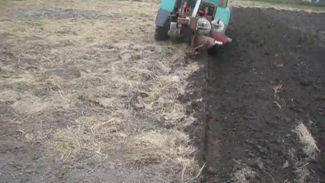 Пахота самоделным плугом смотреть онлайн