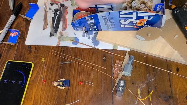 Cardboard Electronics Build Challenge (Winging It With Noah ep.2) смотреть онлайн