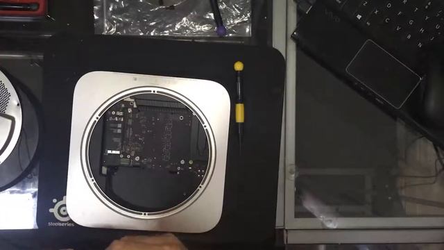 Desarme Mac Mini A1347 смотреть онлайн