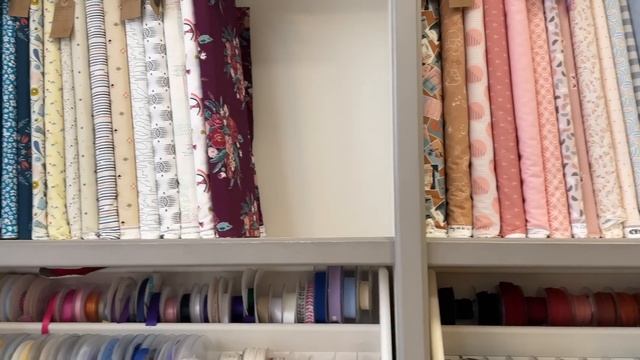 Virtual visit to the g&g fabric shop - with new window display tour - Feb 2021! смотреть онлайн