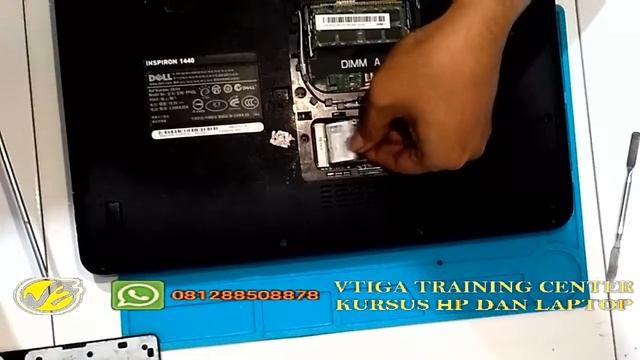Trik mengganti Modul WifiLaptop Dell Inspiron 1440 смотреть онлайн