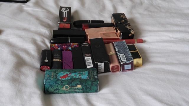 Make up Declutter | 2023 No Buy Year смотреть онлайн