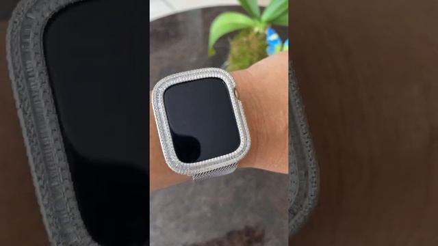 EMJ Bling Fully Loaded Silver Baguette and Round Zirconia Apple Watch Bezel Face Case 40/44 mm смотреть онлайн