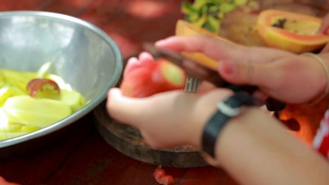 Rose Apple season is coming: Pick Rose apple, mango, papaya and make yummy tiny shrimp past sauce смотреть онлайн
