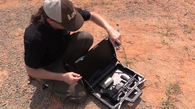Shooting the H&K MP5K Operational Briefcase смотреть онлайн