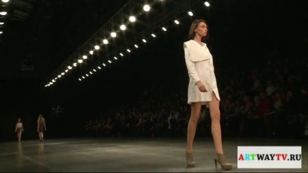 Показ Яниса Чамалиди на "Дефиле на Неве"