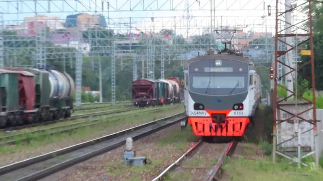 Электропоезд ЭД4МКУ-0153 ЦППК станция Нара 7.06.2021 | ED4MKU-0153 CPPK train at Nara station смотреть онлайн