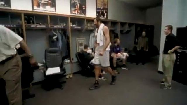 Vlade Divac Moments - Chris Webber and Mike Bibby take on Divac смотреть онлайн