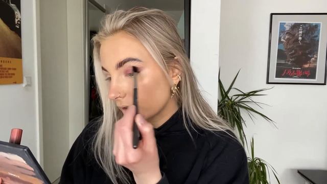 LOVE ME LIQUID LIPCOLOUR - SHADEWELT "PINK" смотреть онлайн