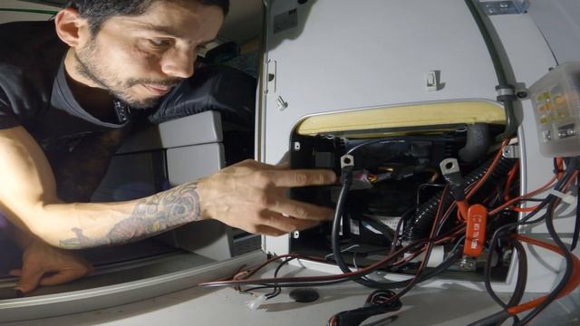 Offgrid upgrades on a VW California camper - Solar & Lithium batteries! Episode #2 смотреть онлайн