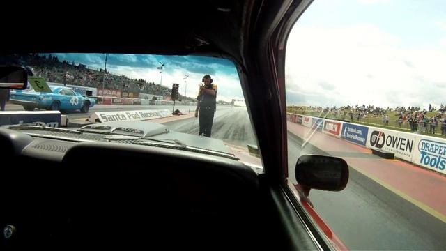 Run Mustang Mach 1 69 VS Plymouth Superbird "Petty Replica" - SANTA POD 2015 - BY GONKY77 смотреть онлайн