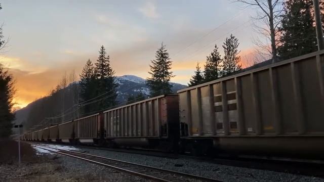 CN L571 w/ CN 100th as mid DPU & Friendly Engineer at Whistler BC смотреть онлайн