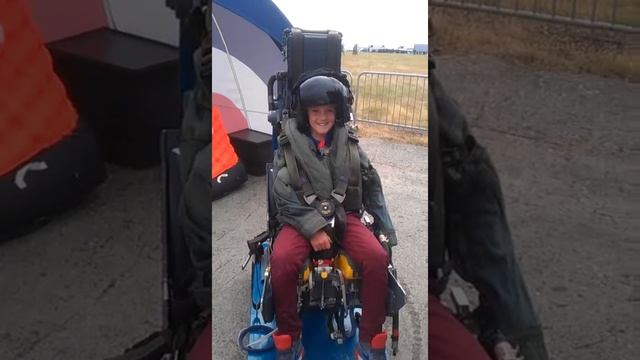 Oscar's ejector seat demonstration смотреть онлайн