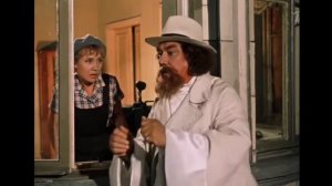 К полумерам не привык. Сцена с батюшкой. Кинокомедия «Королева бензоколонки».