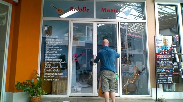 RoJoBe Music new shop window stickers смотреть онлайн
