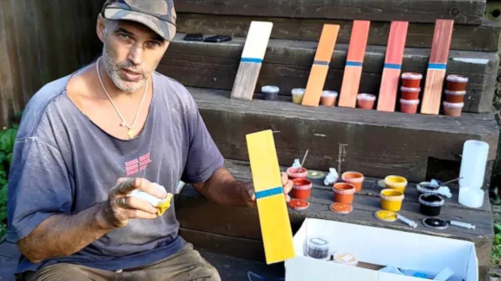 Как за 5 минут заколеровать МаслоВоск пигментами в нужный цвет под древесину ценных пород. смотреть онлайн