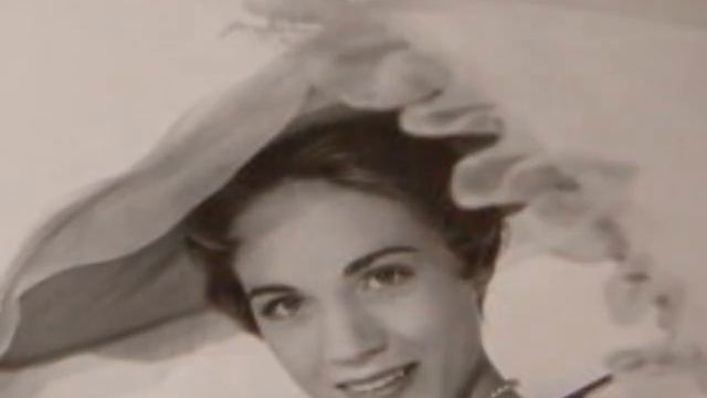 Julie Andrews ( Open up my window) смотреть онлайн