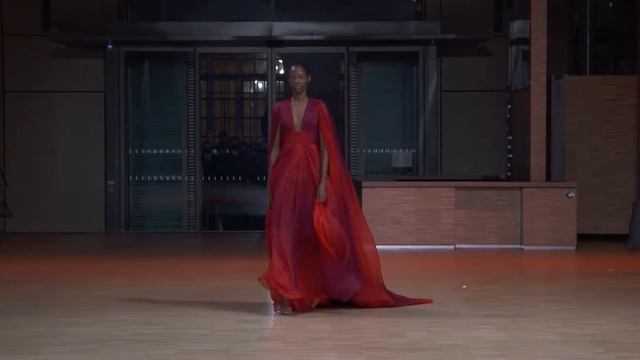 ELIE SAAB Couture Spring-Summer 2022 Fashion Show смотреть онлайн