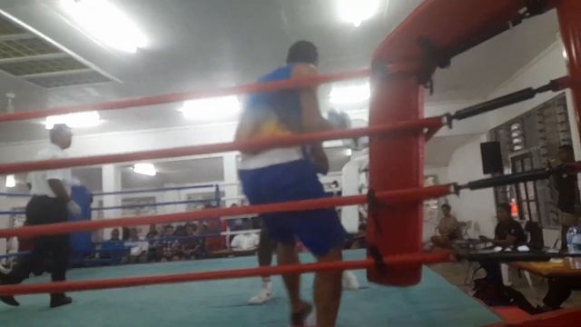 Aminiasi Saratibau of Team Fiji defeated Andrew Kometa of Kiribati in the Light Heavyweight by RSC. смотреть онлайн