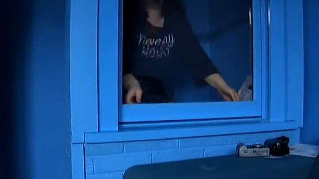 This is me Open and Closed my blue wooden Sash Window in my blue lounge. смотреть онлайн