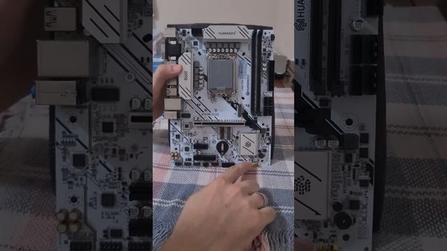 Unboxing e primeiras impressões - Huananzhi B660M PLUS смотреть онлайн