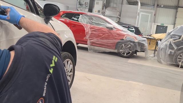 How to remove a 2011 Seat Ibiza front door card... смотреть онлайн