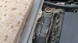 Почему выдавливается антифриз из расширительного бачка автомобиля?