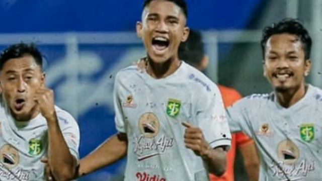 berita Persebaya terpenting hari ini! semoga tidak dirugikan lagi ,lawan Bali dan Persib penentuan! смотреть онлайн