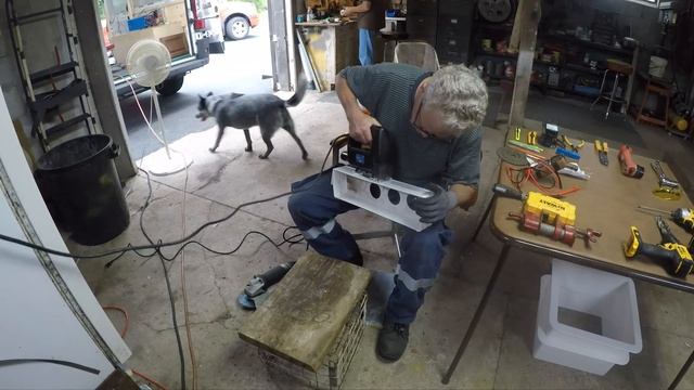 Installing A Window Mounted Air Conditioner In A Van смотреть онлайн