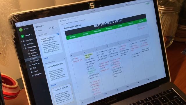 College Vlog: iPad Unboxing & Starting a New Semester - Michigan State University смотреть онлайн