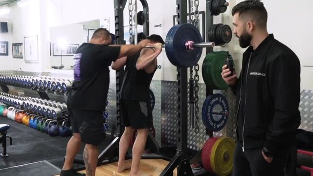 POWERLIFTING SECRETS WITH GUS COOKE | Wolf's Den смотреть онлайн