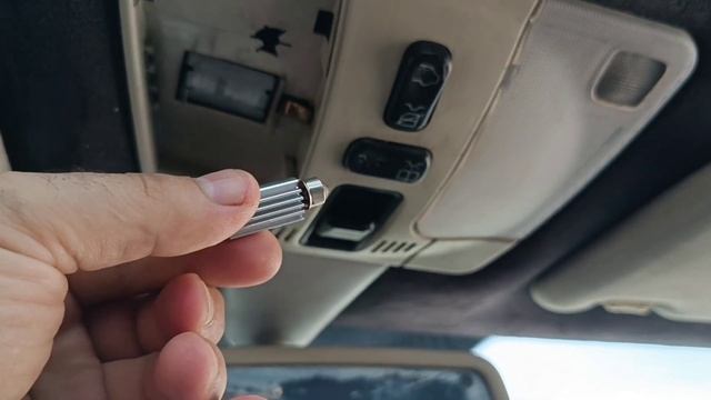 ЗАМЕНА ЛАМПОЧКИ САЛОННОГО ФОНАРЯ W210 смотреть онлайн
