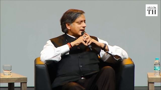 Shashi Tharoor on communalism, Congress, and corruption смотреть онлайн
