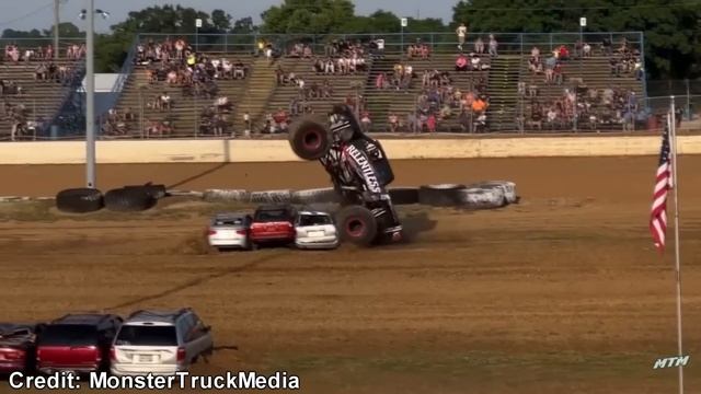 Why Did Monster Trucks Stop Crushing Cars??? смотреть онлайн
