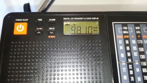 Tecsun R 2010D  DSP Radio FM DXing