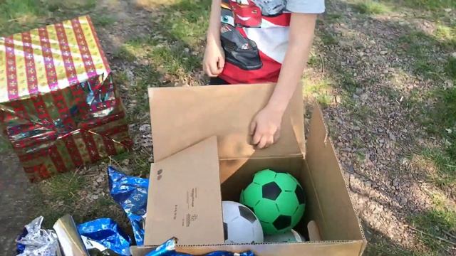 Распаковка подарков. Квест Челлендж с подарками Макс и Никита BzB смотреть онлайн