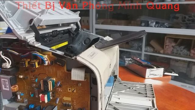 Hướng dẫn tháo lắp bộ vỏ máy in hp 1020, hp1010, canon 2900, canon 3000 ,... смотреть онлайн