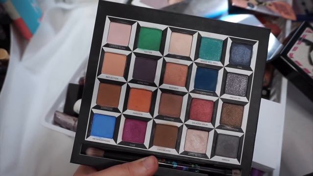ORGANIZING MY ENTIRE MAKEUP COLLECTION | Paige Koren смотреть онлайн