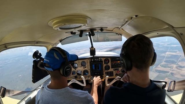 VFR Cross country, Fuel Tank Management, EGT & Lean of Peak Chart discussion смотреть онлайн