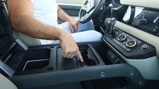 هل فقدت ديفندر هويتها؟ - Land Rover Defender 2020