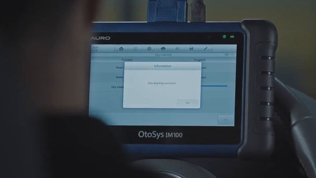 Auro OtoSys IM100 car key programmer for key lost смотреть онлайн