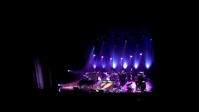 Fiona Apple - Paper Bag (with Fiona's commentary in the beginning) Arlene Schnitzer, Portland смотреть онлайн