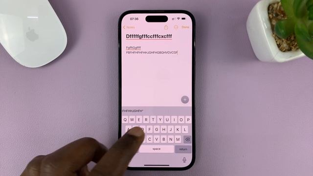 iPhone 14/14 Pro: How To Type In All Caps (Upper Case) смотреть онлайн