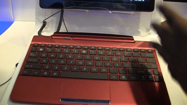 ASUS Transformer Pad 300 Series Hands-On at MWC 2012 смотреть онлайн