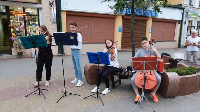 УЛИЧНЫЕ МУЗЫКАНТЫ смотреть онлайн