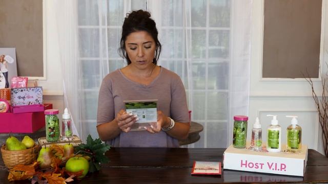 November Paisley's Pick: Green Apple Holly Reminder смотреть онлайн