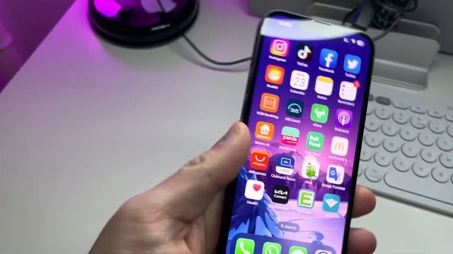 What's On My iPhone? смотреть онлайн