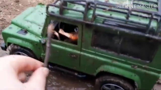 부르더 랜드로버 디펜더 오프로드 머드주행 BRUDER LAND ROVER DEFENDER OFF RODE MUD DRIVE смотреть онлайн