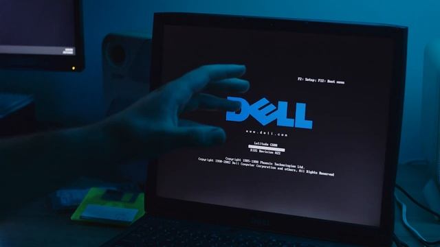 Dell Latitude C600 from Y2K: Boring Business or Gaming Powerhouse? смотреть онлайн